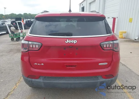 2019 Jeep Compass Latitude 4X4 from USA, damaged, VIN 3C4NJDBB7KT790623